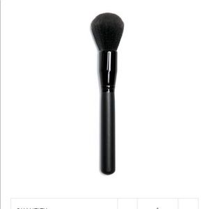 Morphe MB1 deluxe powder brush